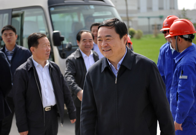 青海省省長郝鵬到青海云天化國際調(diào)研