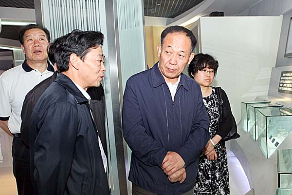 甘肅省政協(xié)經(jīng)濟(jì)委主任馬艾武一行到集團(tuán)調(diào)研